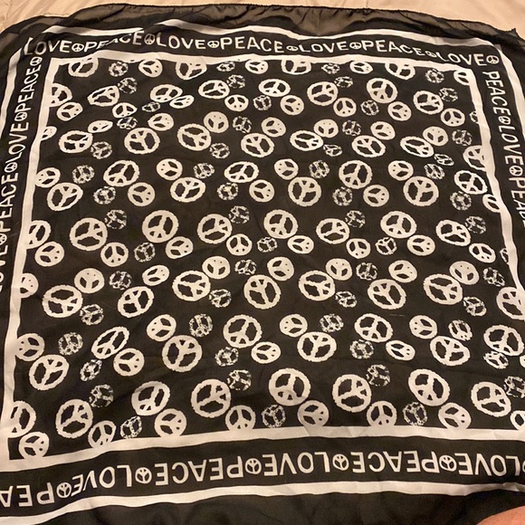 ? Accessories - Very cute scarf!